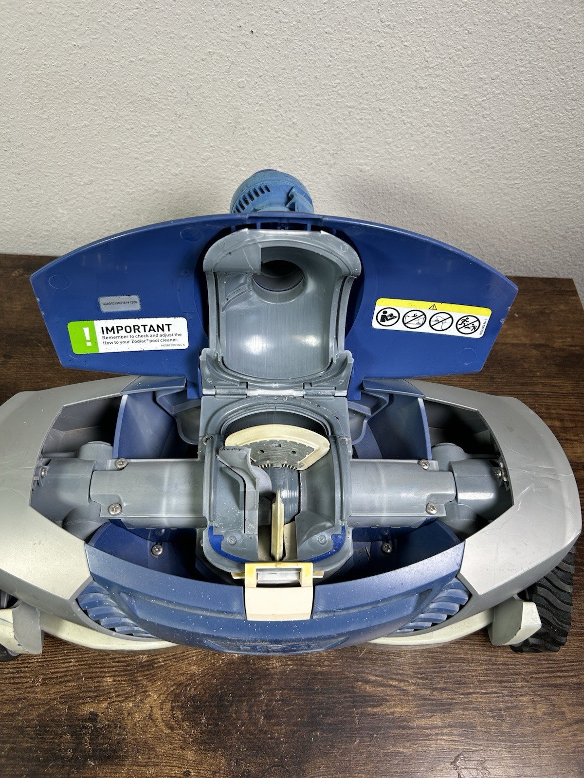 Mx8 Elite Zodiac Suction Pool Cleaner Pool Sweep (No Hoses ) UNTESTED