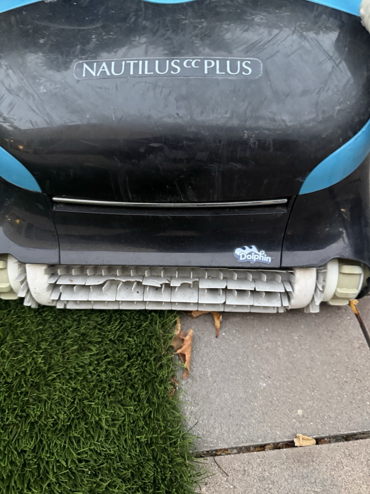 Maytronics Dolphin Nautilus Robotic Pool Cleaner Automatic In-Ground Vacuum 70&prime;
