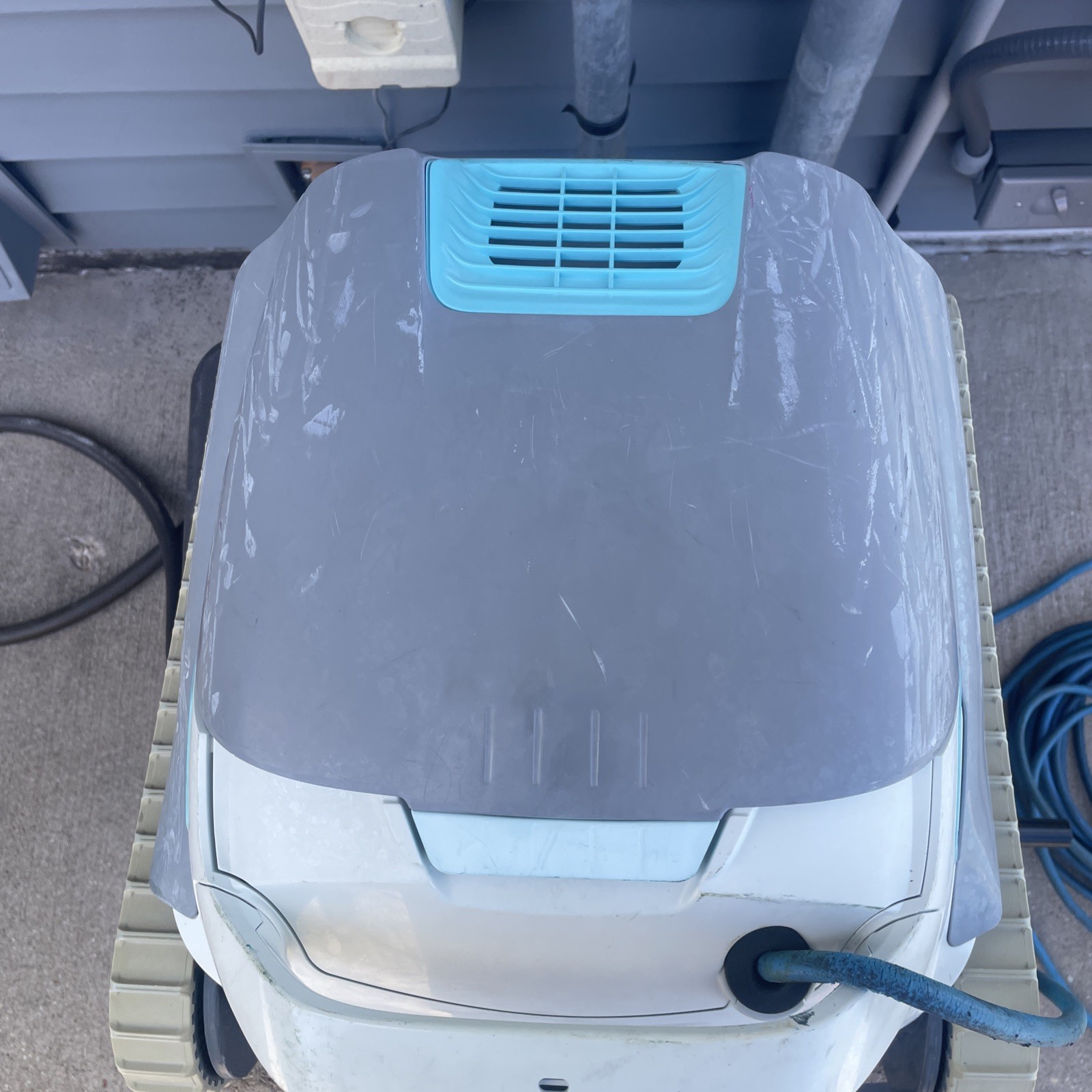 Maytronics Dolphin Active 20 Pool Cleaner Robot – No power Supply- no filter