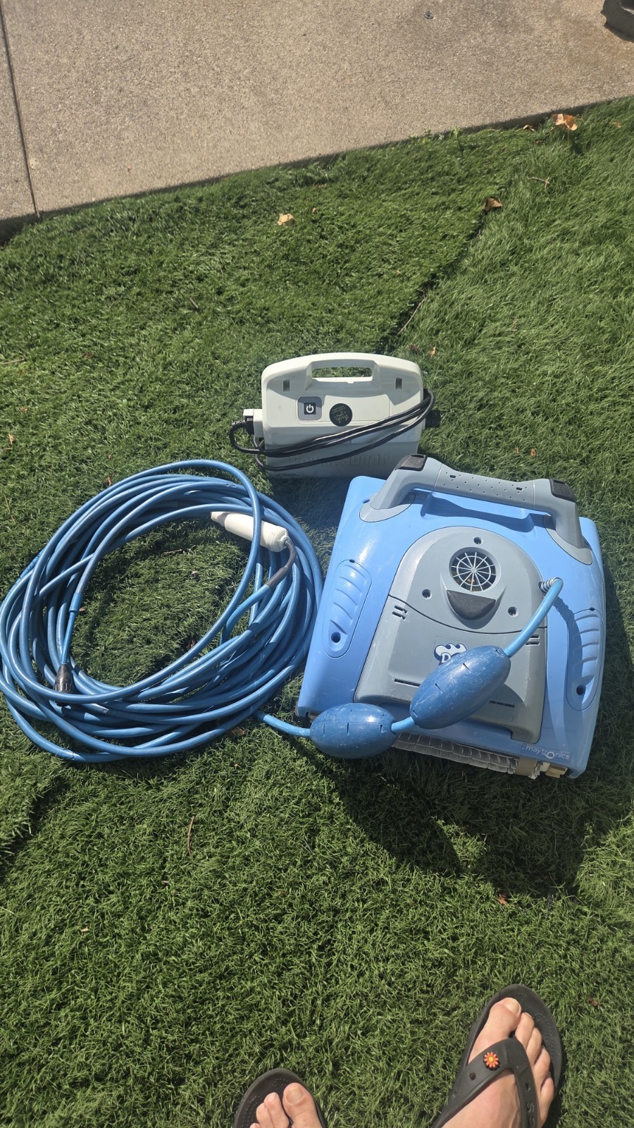 Dolphin Robotic Pool Cleaner w/ Power Supply Control Unit & Blue/Gray Cord