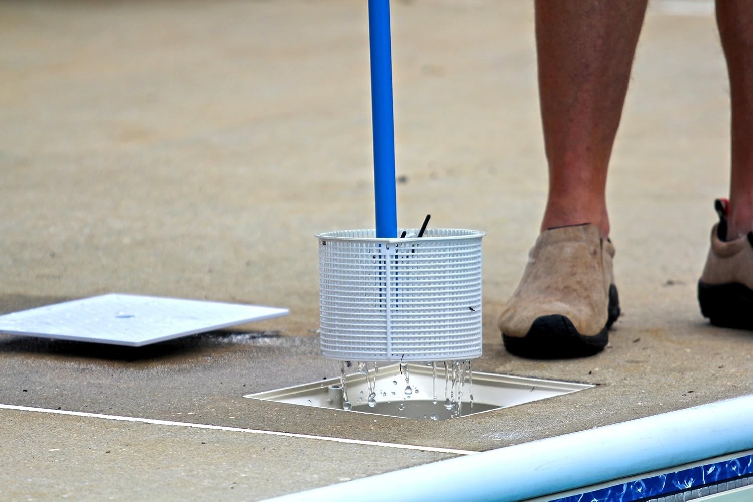Lightweight Pool Skimmer Accessory