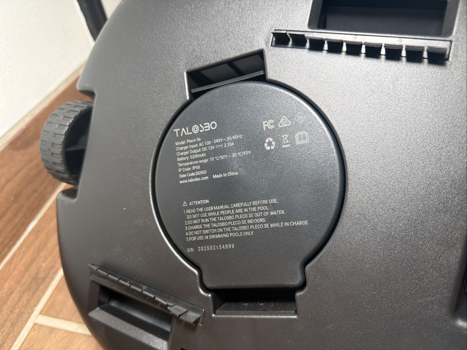 Talosbo Se Cordless Robotic Pool Cleaner with 130Mins Runtime – BLACK