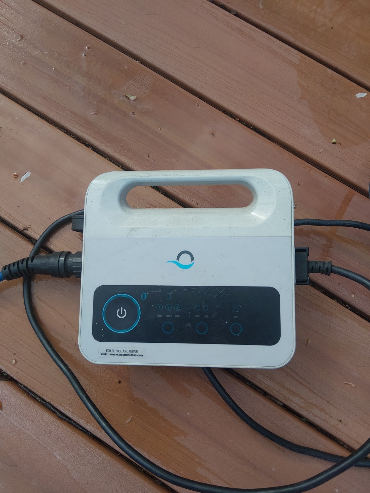 Dolphin Nautilus CC robotic pool cleaner 88886113-US