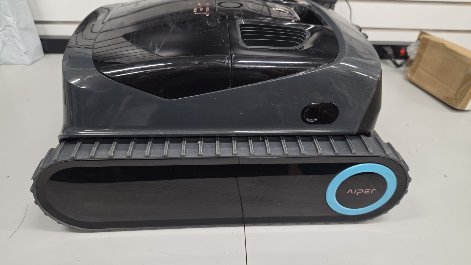Aiper Scuba X1 Pro Smart Robotic Pool Cleaner Cordless Used