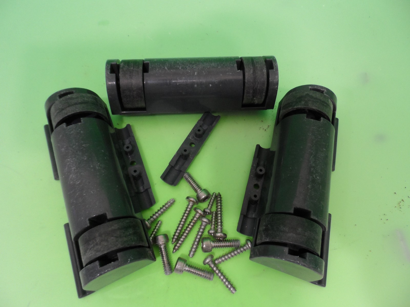 Black pearl XL600, robotic 8Stream pool cleaner parts. Floor sensor rollers