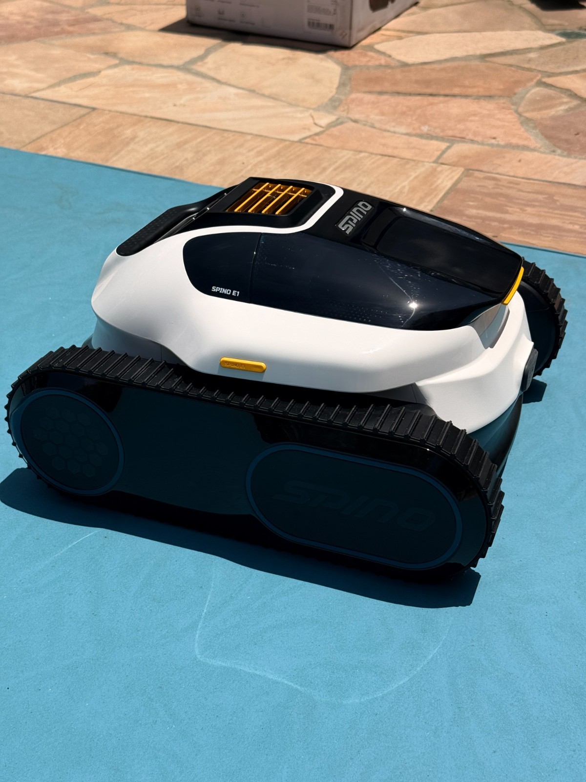 Spino E1 Cordless Robotic Pool Cleaner Wall & Waterline 1600 Sq Ft 210min App