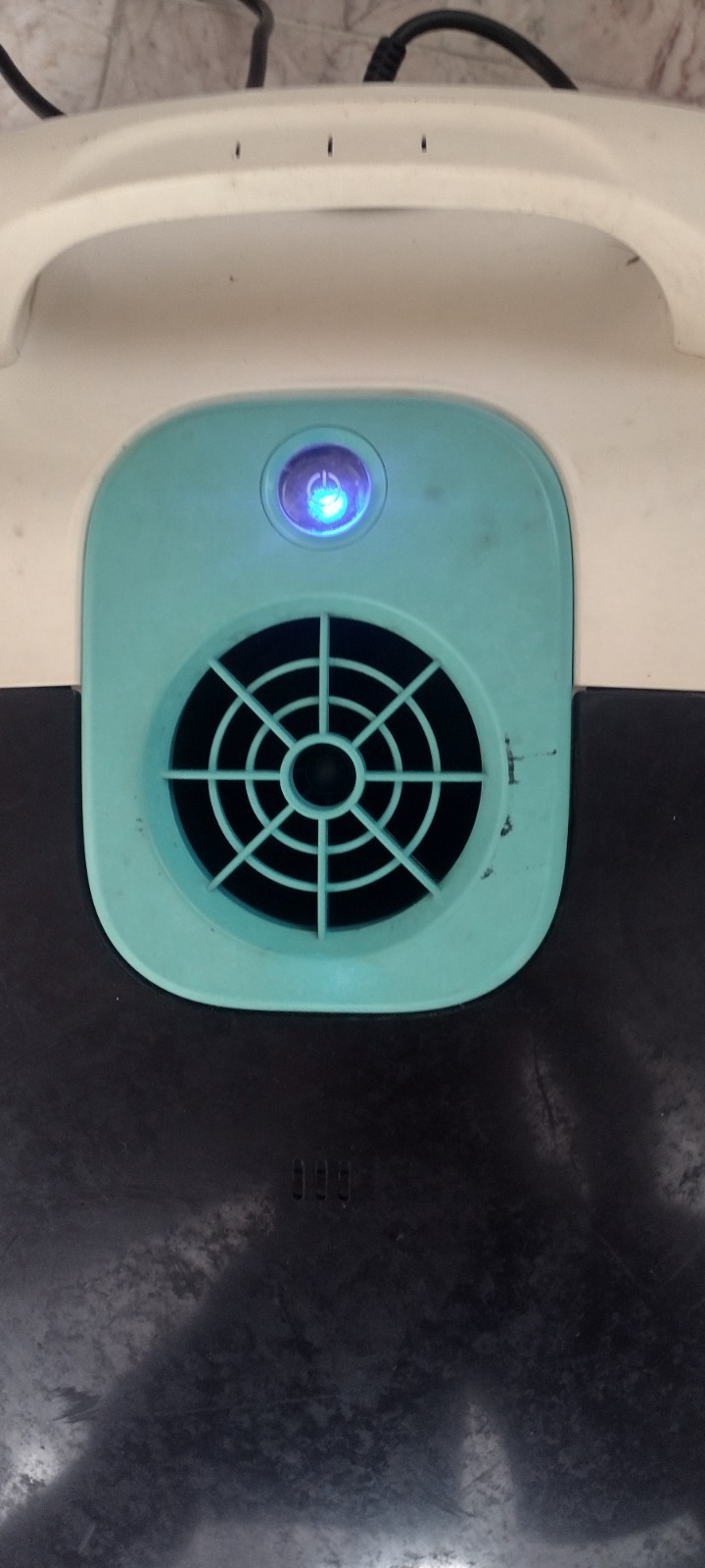Aiper pool cleaning scuba L1 previously owned! Robot cleaner cordless! Wow!