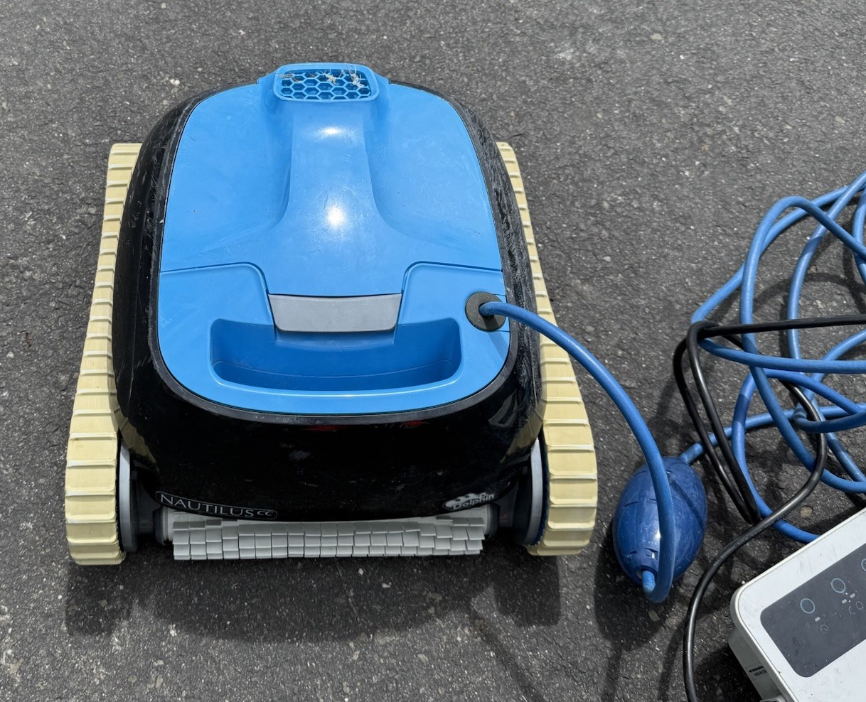 Dolphin Nautilus CC Automatic Robotic Pool Vacuum Cleaner 1 Year Old