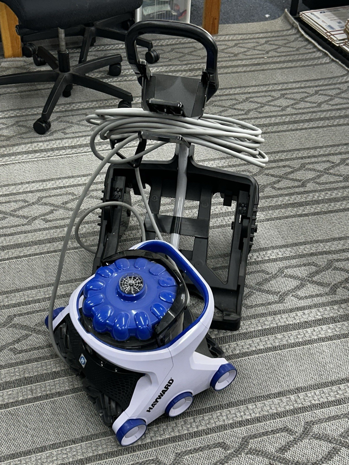 Hayward Aquavac 650 Robotic Cleaner 81048