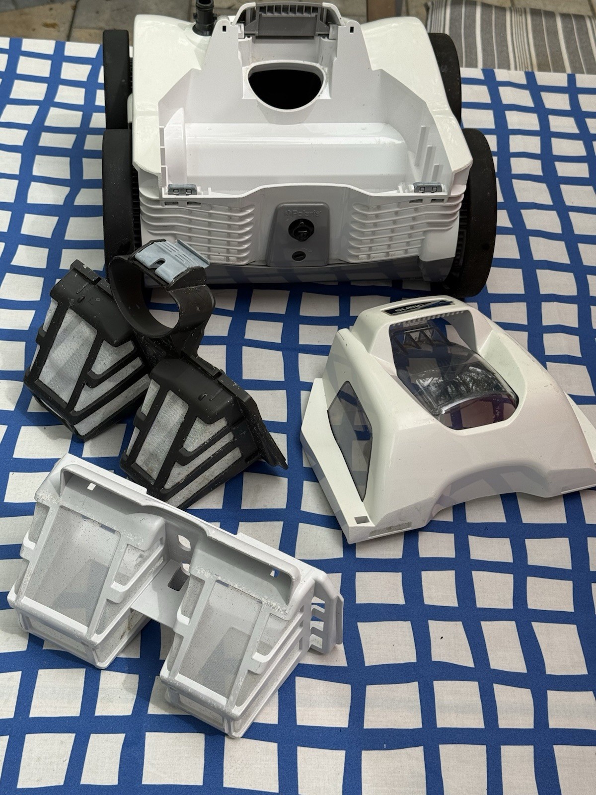The Polaris Quattro P40 Pressure Side Pool Cleaner