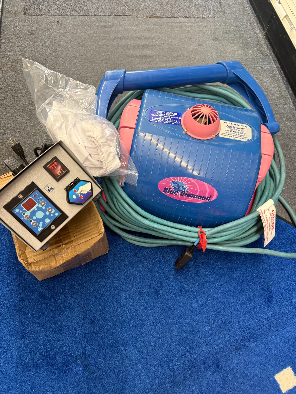 AQUABOT/ BLUE DIAMOND P/N: 2026018 ROBOTIC POOL CLEANER GOOD CONDITION ( USED )
