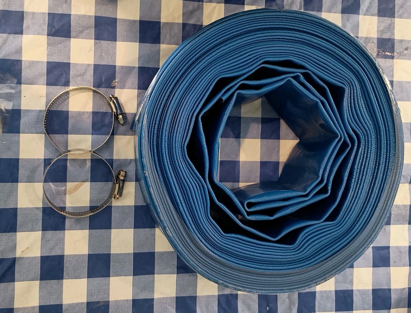 VEVOR 2&Prime; x 50ft. Weatherproof Discharge Hose – Blue – With 2 Clamps