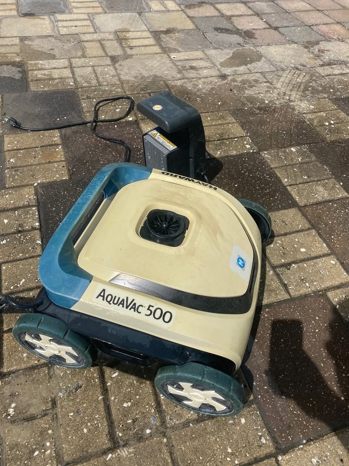 Hayward AquaVac 500 USED