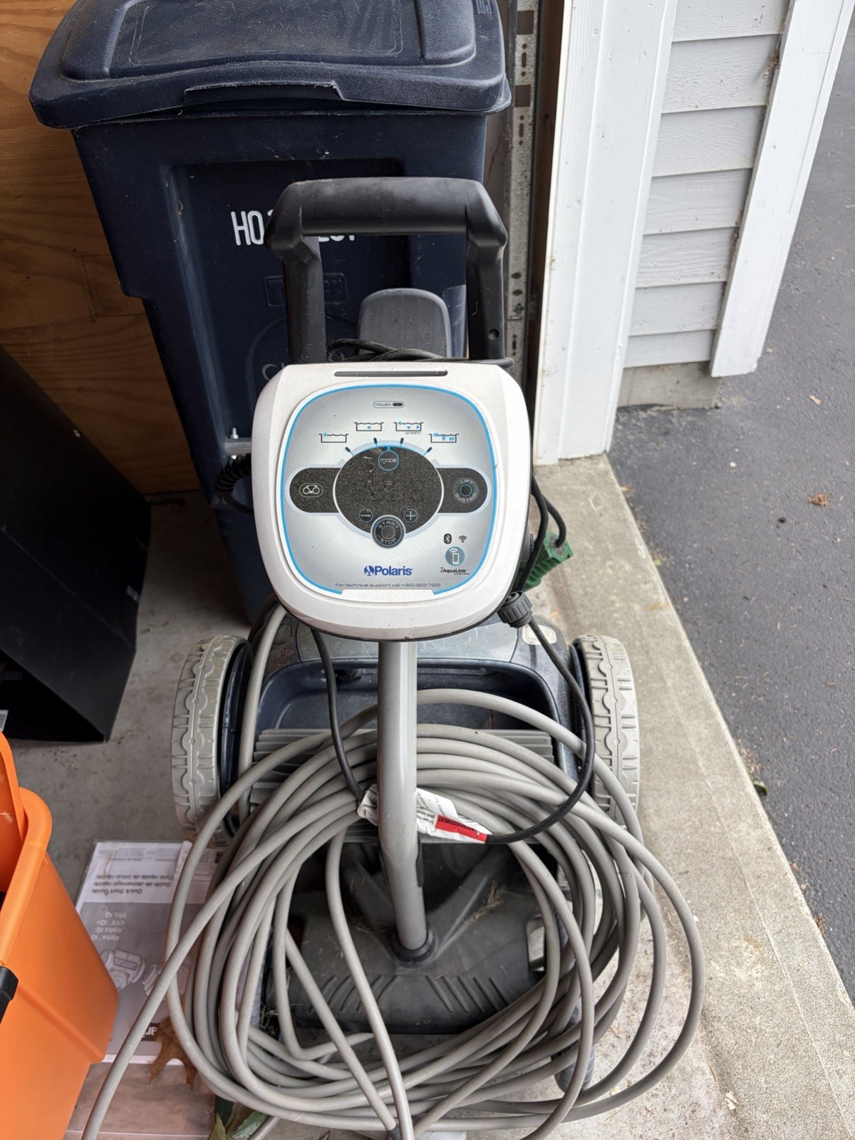 Polaris Alpha iQ+ Robotic Pool Cleaner (FALPHAIQP) With Caddy