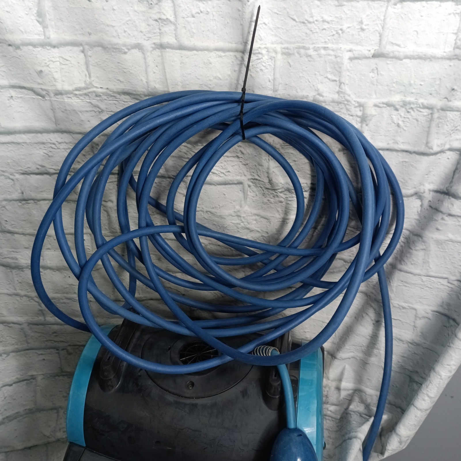 Dolphin Nautilus CC Plus Maytronics Robotic Pool Cleaner Untested