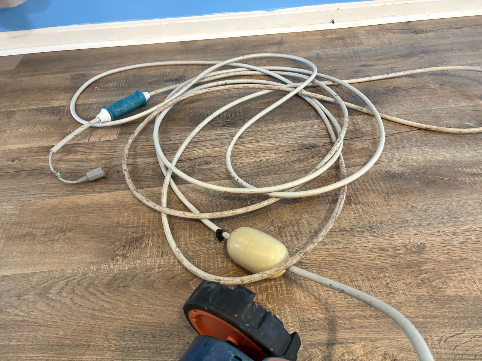 Aquabot MRT1000 Pool Cleaner FOR PARTS REPAIRS UNTESTED