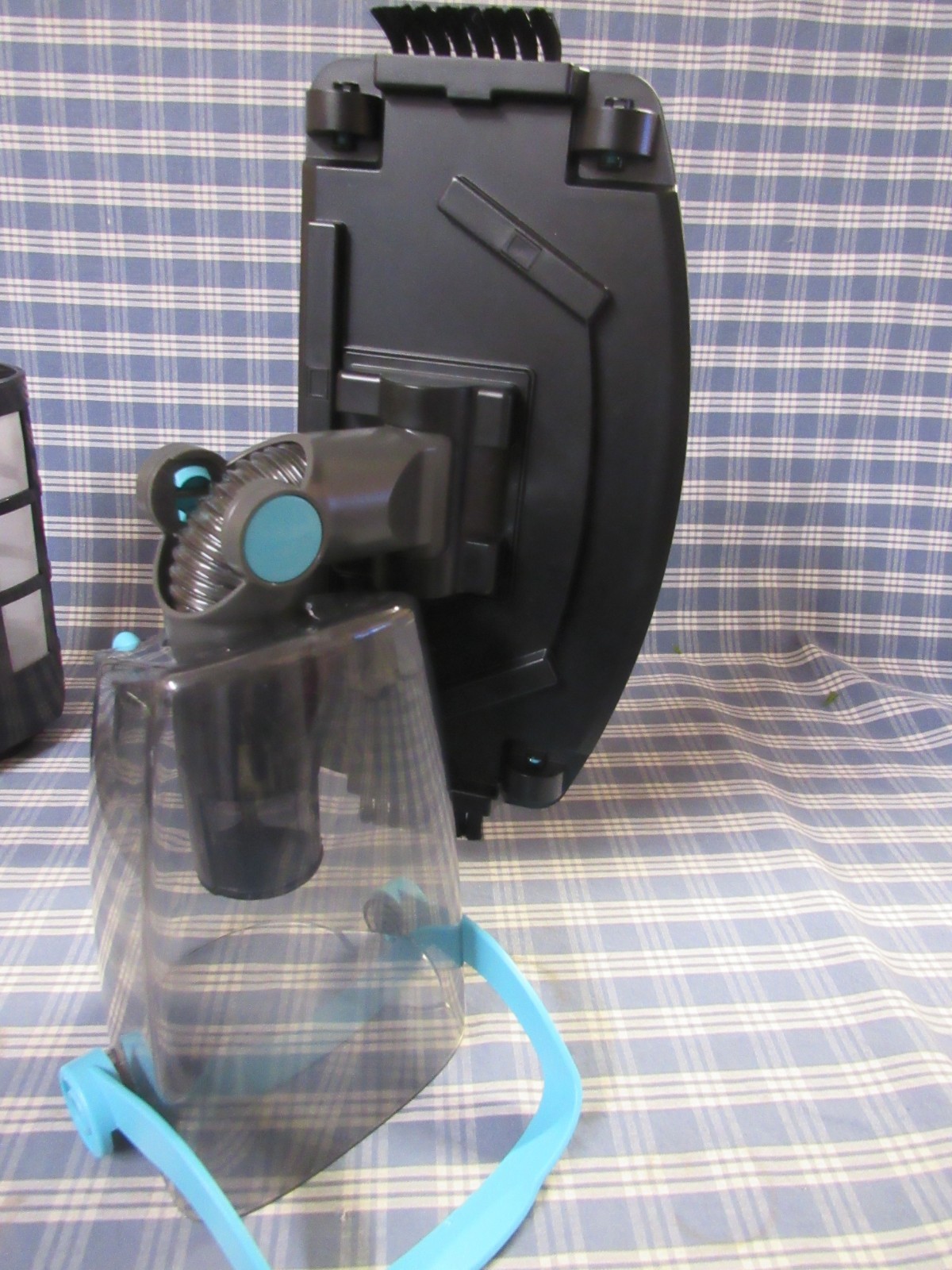 PoolMr Cordless Handheld Pool Vacuum Rechargeable (Store Display) FREE SHIPPING.