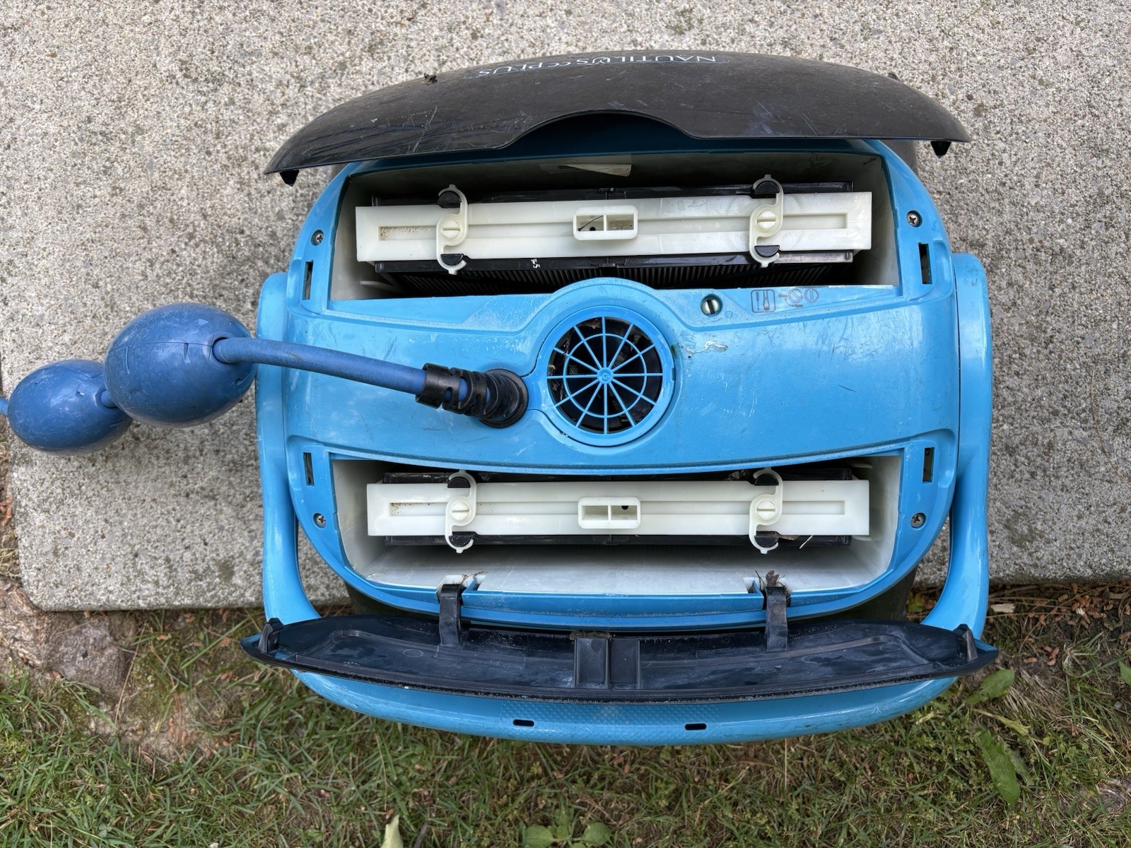 Dolphin Nautilus CC Plus Robotic Pool Cleaner Blue/Black – Maytronics