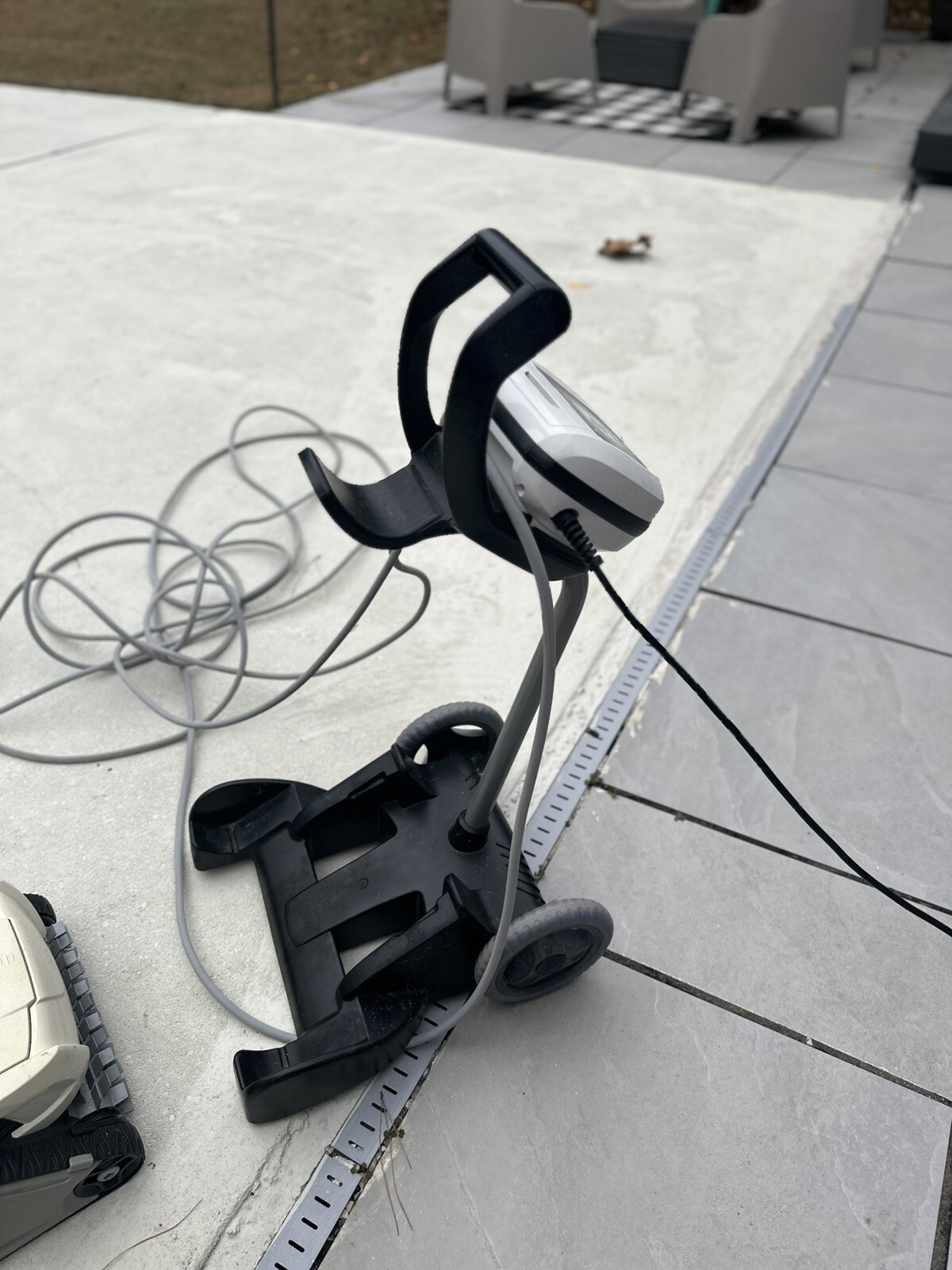 The Polaris Zodiac P825 Robotic Pool Cleaner (WR000044)