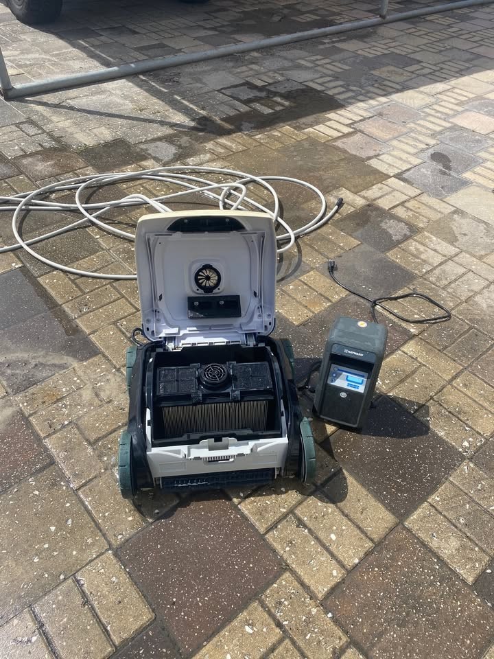 Hayward AquaVac 500 USED