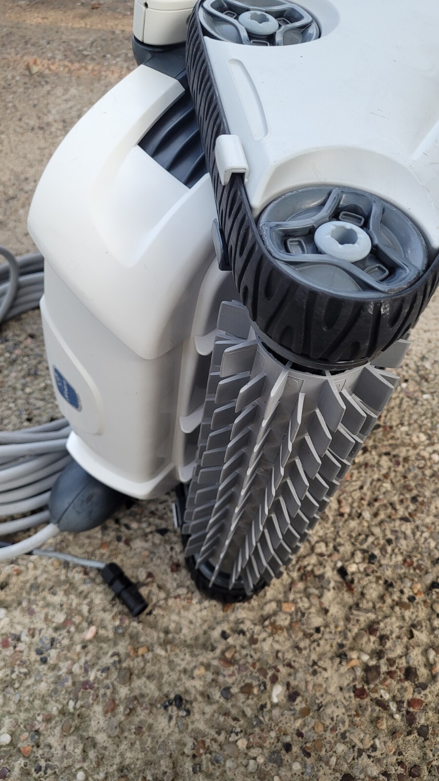 The Polaris Zodiac P825 Robotic Pool Cleaner (WR000044) for PARTS