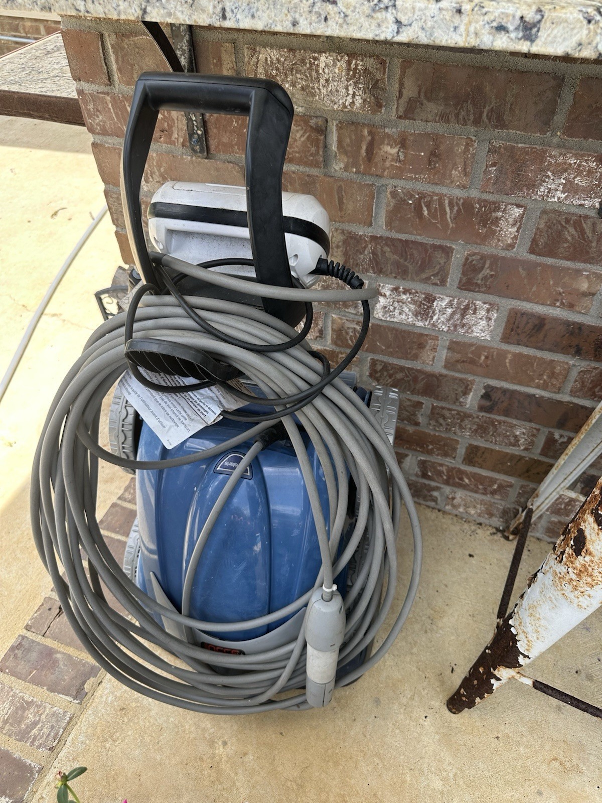 Polaris pool cleaner Vacuum 9550 For Parts or Repair only Includes Caddy