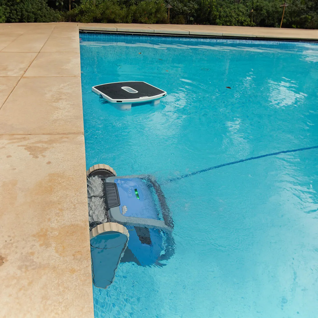 Maytronics 9997001 Dolphin Skimmi Solar-Powered Robotic Pool Skimmer