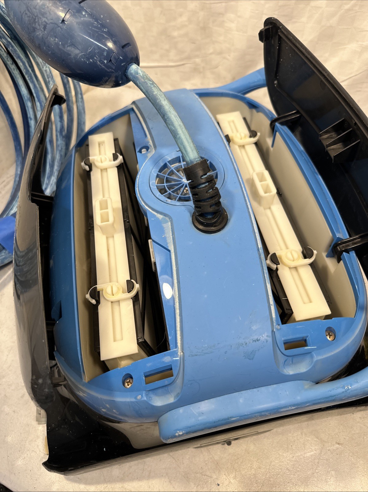 Dolphin Nautilus CC Plus Robotic Pool Cleaner