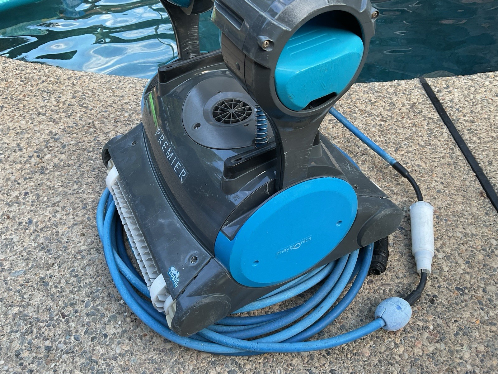 Dolphin Premier Pool Robotic Pool Vacuum