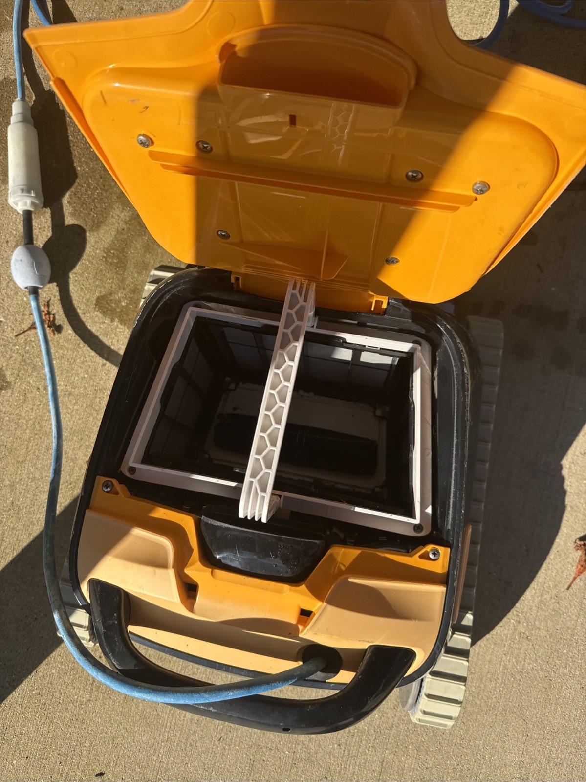 Dolphin Triton PS Plus Pool Vacuum Parts / Run issues