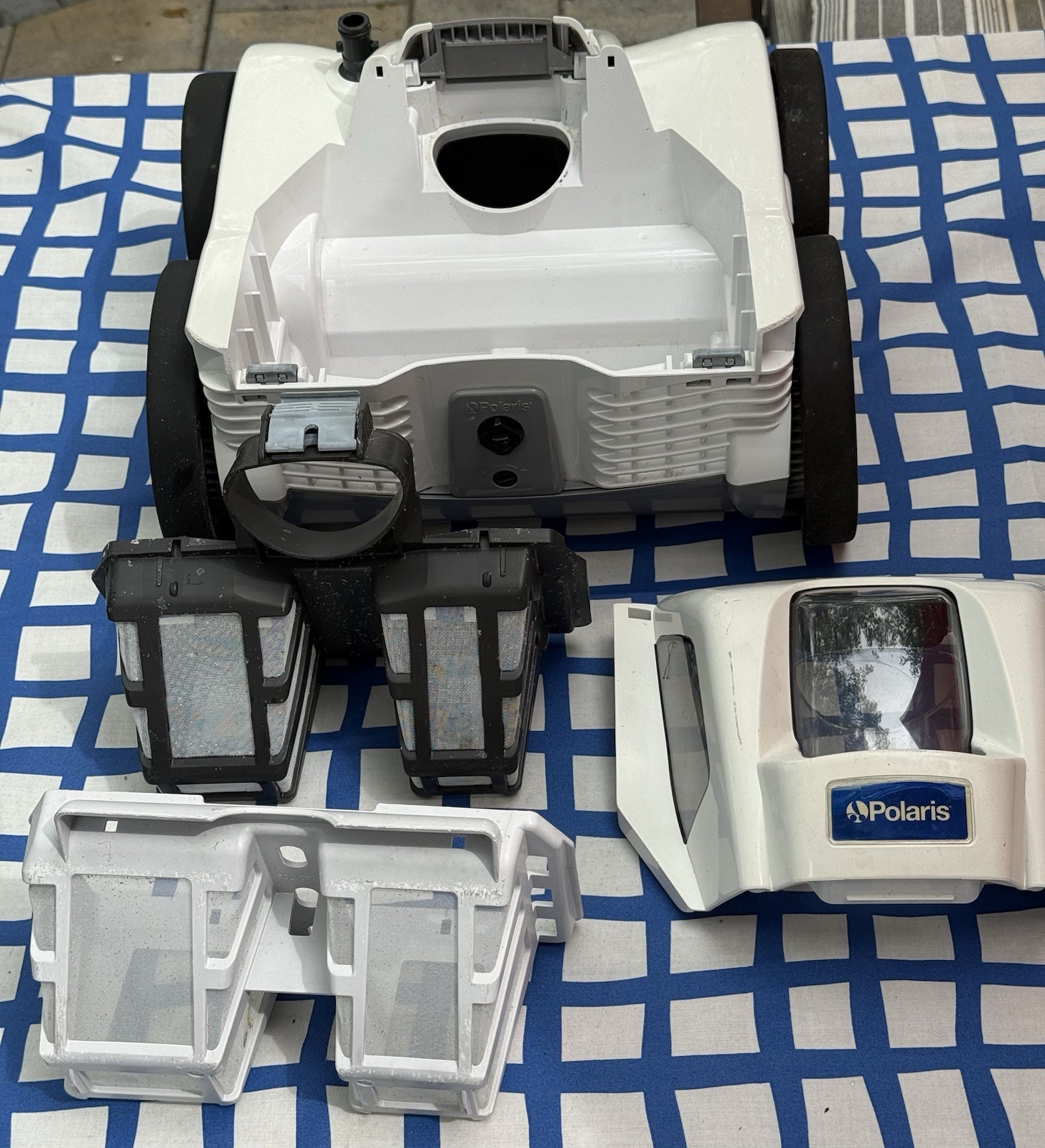 The Polaris Quattro P40 Pressure Side Pool Cleaner
