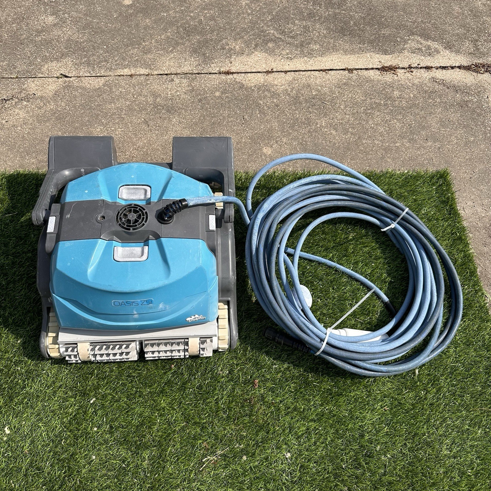 Maytronics Dolphin Oasis Z5i Robotic Pool Cleaner with WiFi UNTESTED