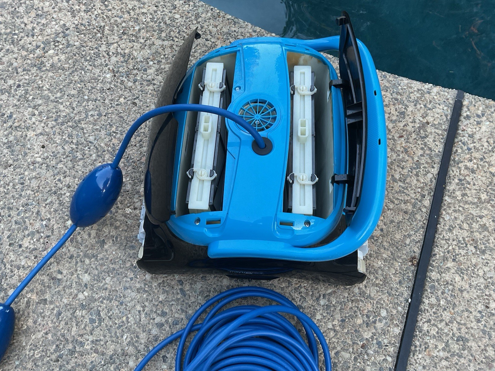 Dolphin Nautilus CC Plus Robotic Pool Vacuum Pool Cleaner Pool Sweep…