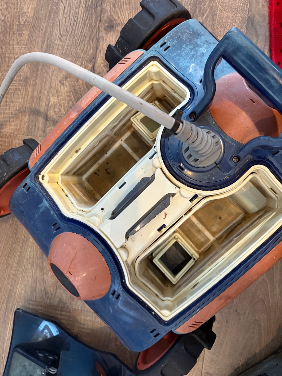 Aquabot MRT1000 Pool Cleaner FOR PARTS REPAIRS UNTESTED