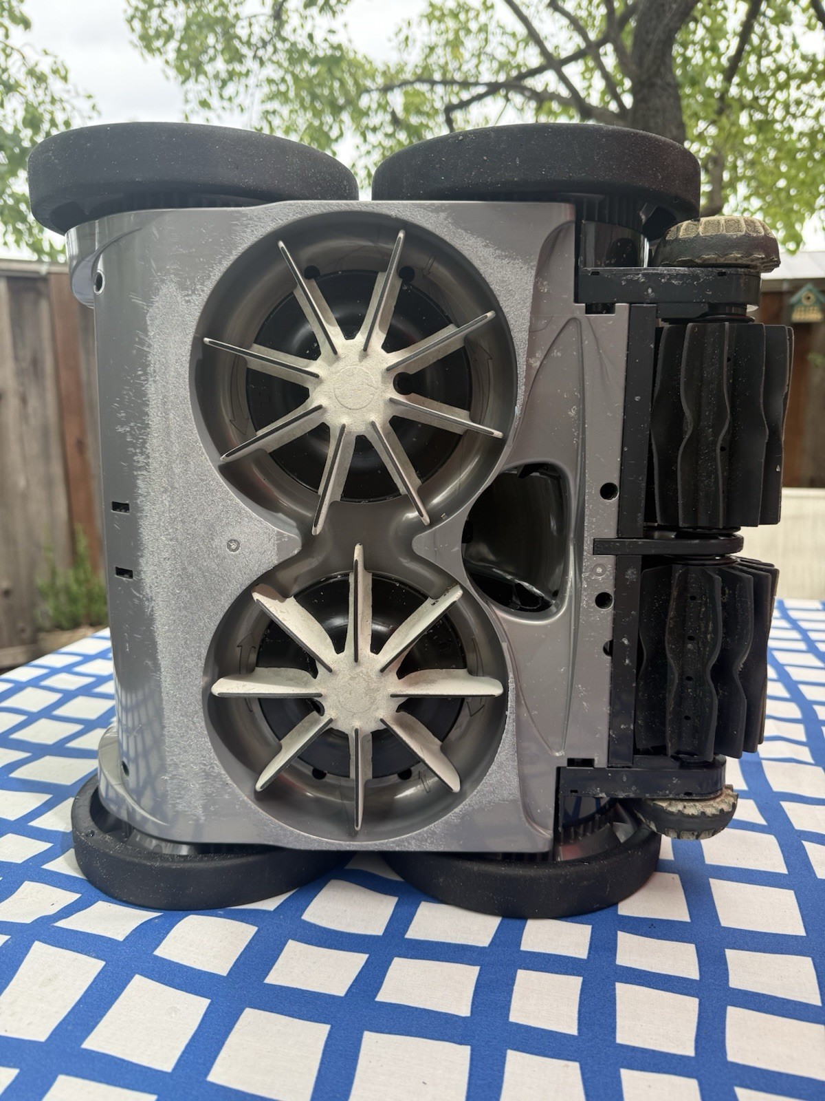 The Polaris Quattro P40 Pressure Side Pool Cleaner