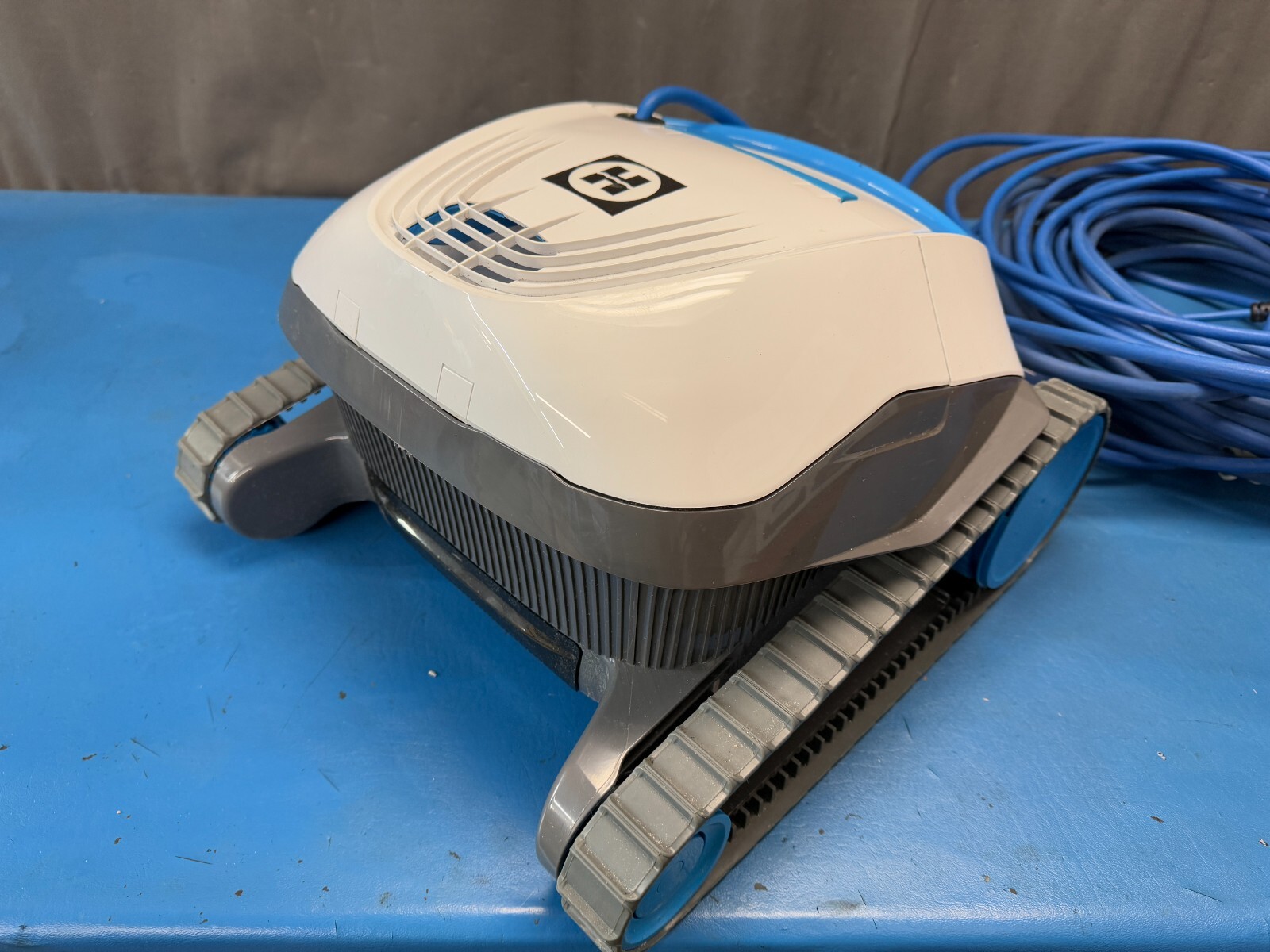 Hayward W3RCH411CU The Pool Cleaner R100 In-Ground Robotic Pool Cleaner