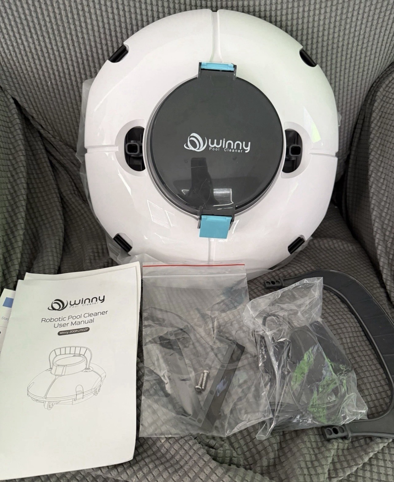 Winny 200 SE Cordless Robotic Pool Cleaner HJ1102P