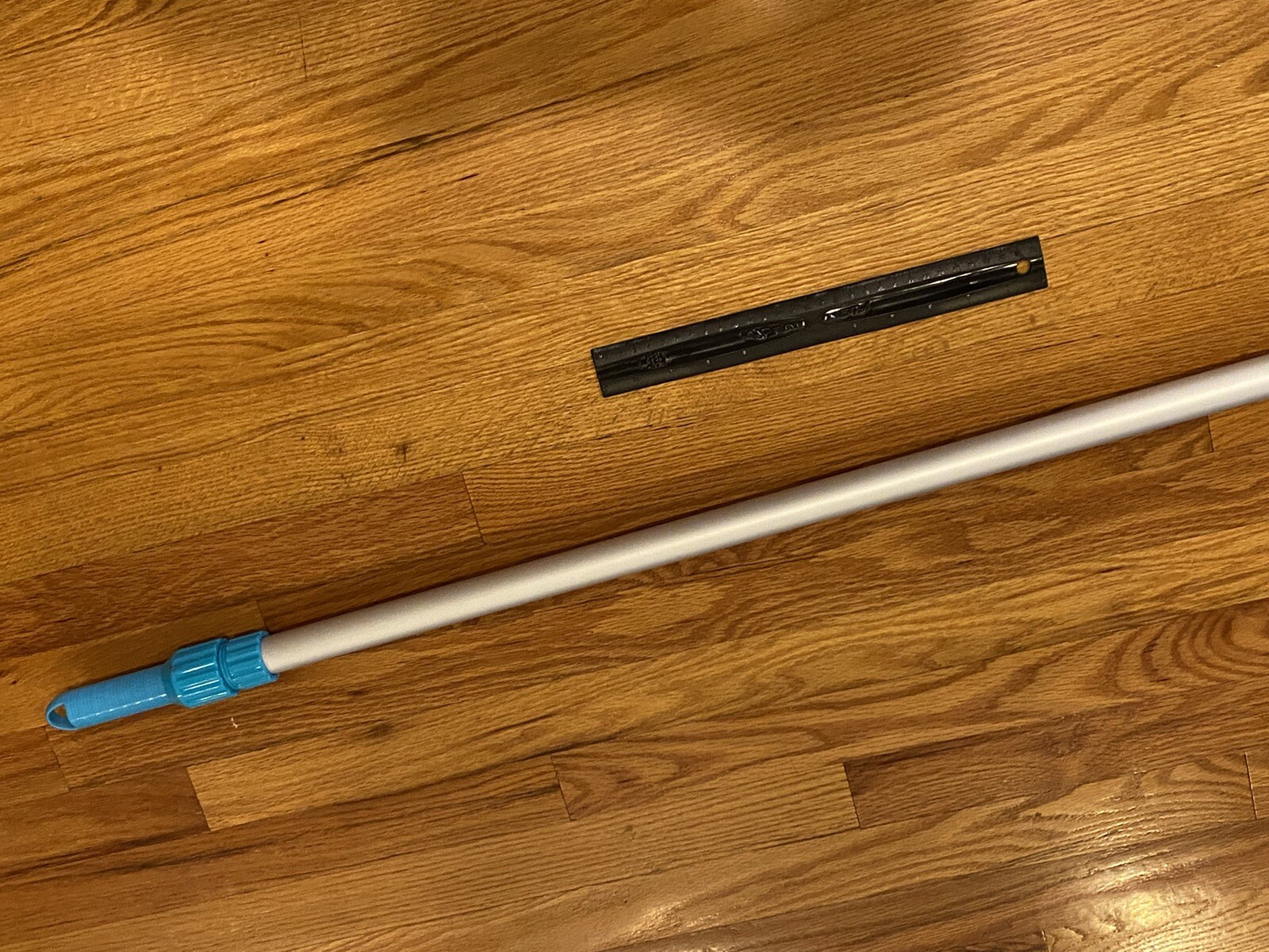 UNUSED NEW Swimming Pool Telescopic Pole EXTENDS TO OVER 9 FEET LONG – INTEX
