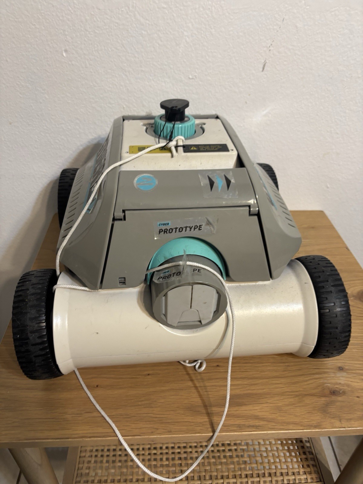 Ofuzzi CYBER Cordless Robotic Pool Cleaner Floor 3700 GPH 2.5Hr Gray/White