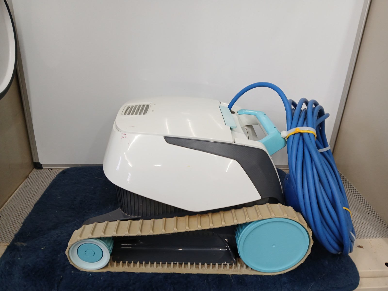 Dolphin Active 10 Pool Cleaner For Parts