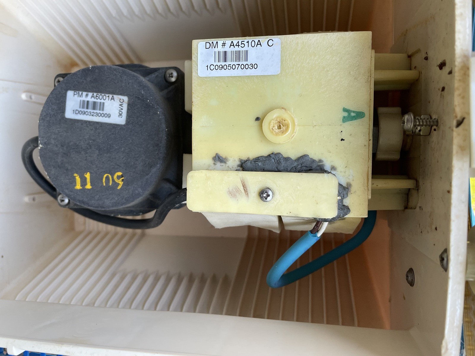 Vintage Aquabot Pool Cleaner For Parts Or Repair With Power Supply