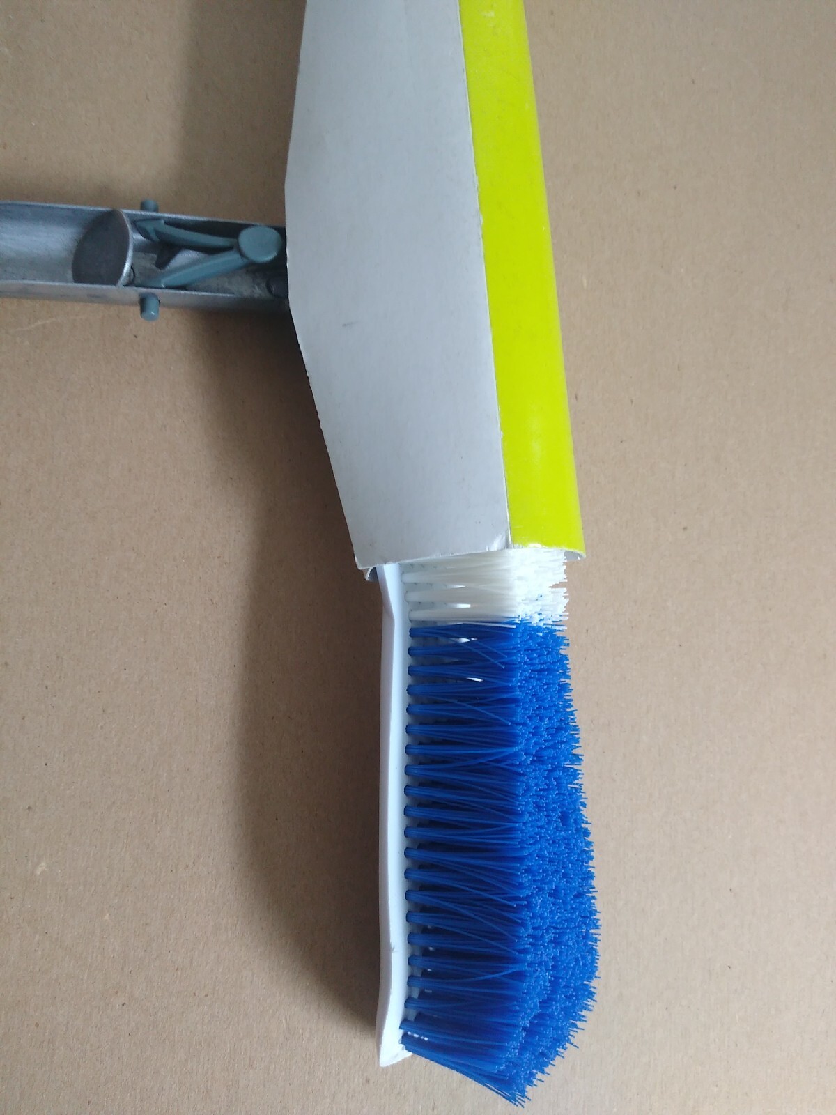 Kokido 19&Prime; Flexible Wall Brush Head