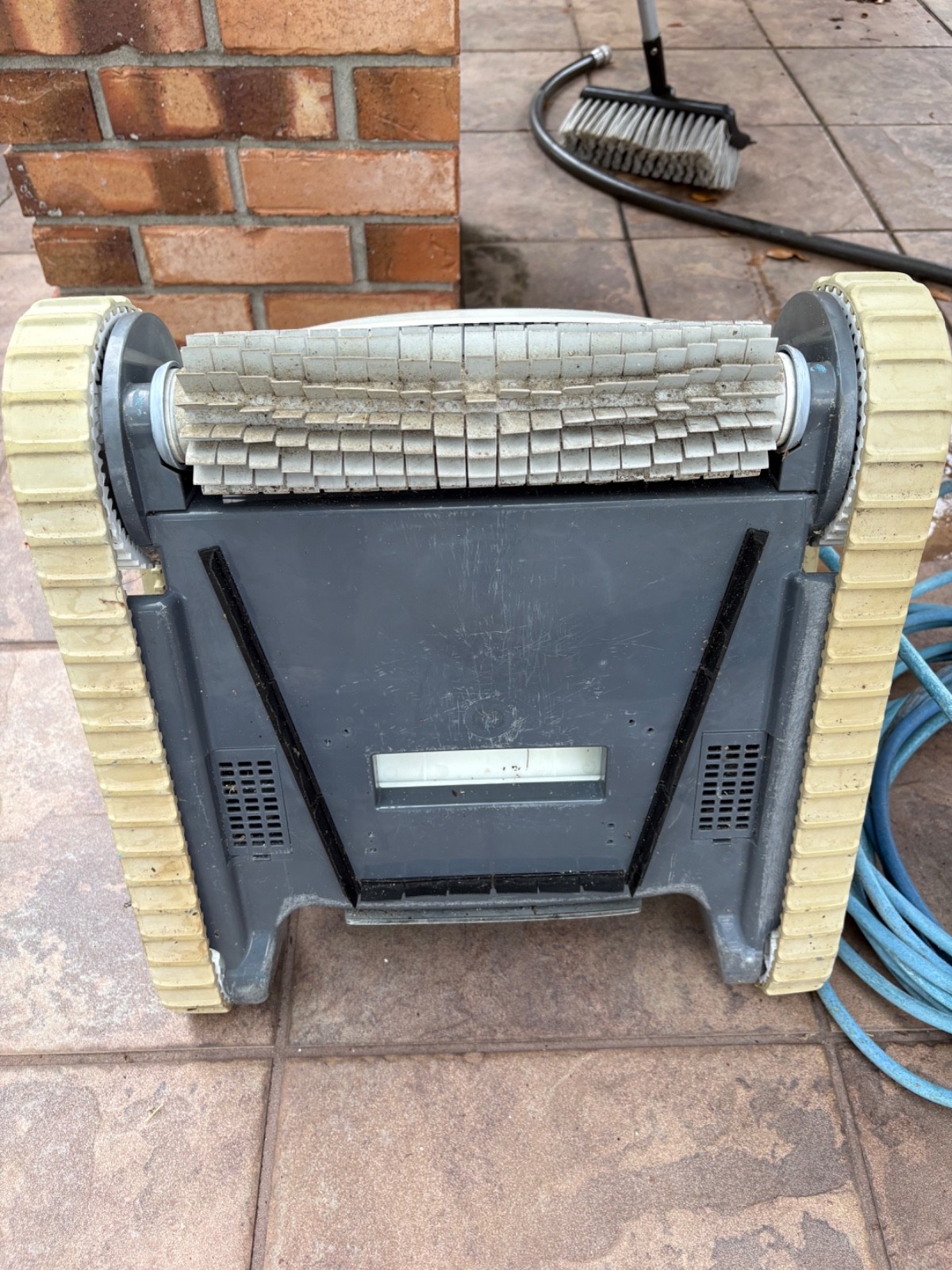 Maytronics Dolphin ECHO Pool Cleaner – used – unit only, no power supply