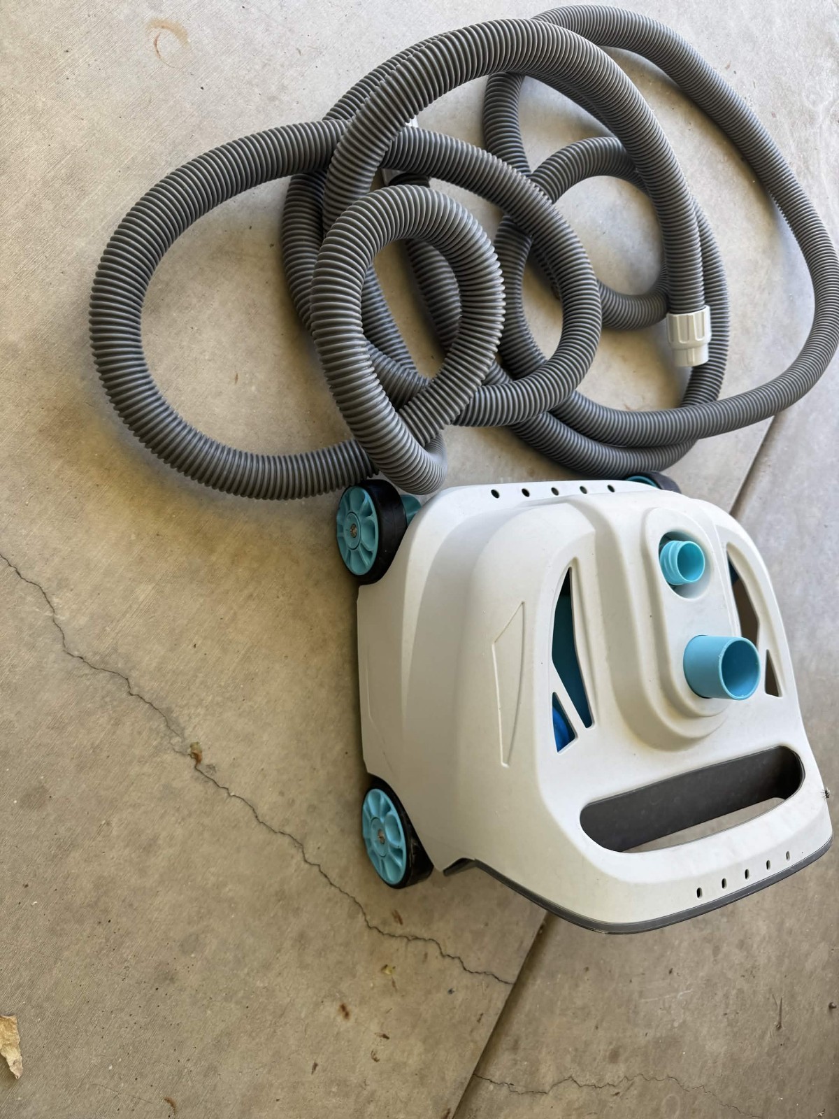 Intex ZX300 Vacuum for Above Ground Pools comes with 21 ft hose and original box
