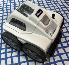 The Polaris Quattro P40 Pressure Side Pool Cleaner