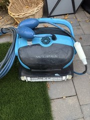 Maytronics Dolphin Nautilus Robotic Pool Cleaner Automatic In-Ground Vacuum 70&prime;