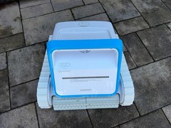 SMOROBOT Tank X1C Rechargeable Robotic Swimming Pool Cleaner – FOR PARTS/REPAIR