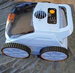 Zyerch Robotic Cordless Pool Vacuum for Pool Floor Wall 150min Run upto 2000sqft
