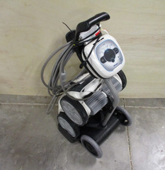 Polaris VRX iQ+ Robotic Pool Cleaner + iAquaLink Control & Dock/Caddy *READ*