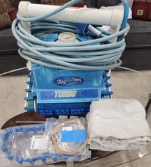 Aquabot Classic Turbo T w/ Extra Belts and 3 Filter Bags (For PARTS ONLY)